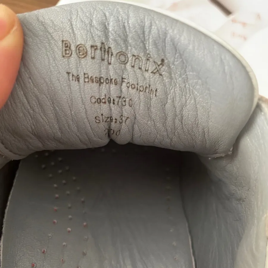 کفش اسپورت زنانه برتونیکس