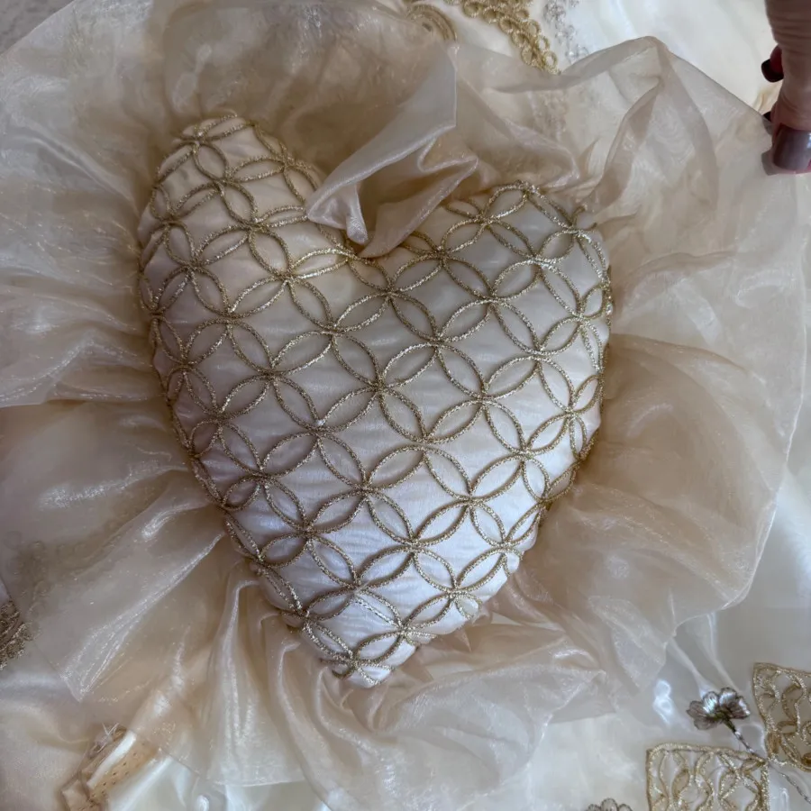 رو تختی ترک سرمه و گلدوزی