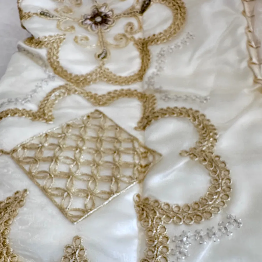 رو تختی ترک سرمه و گلدوزی