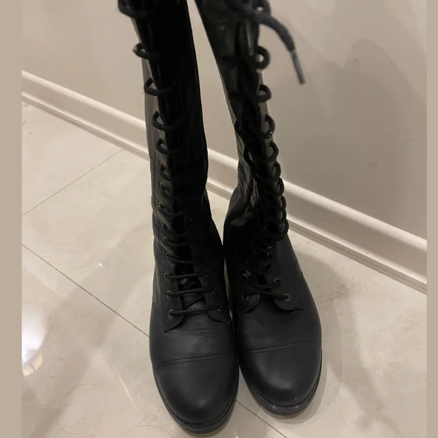 بوت چکمه چرم نفیس