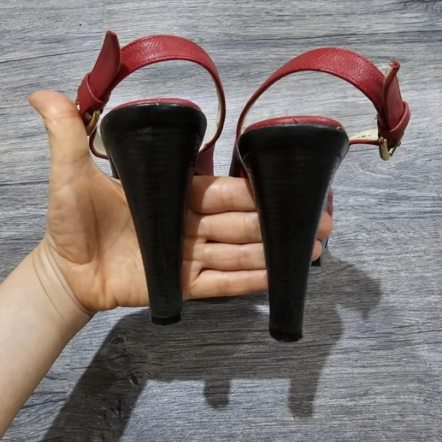 کفش پاشنه دار