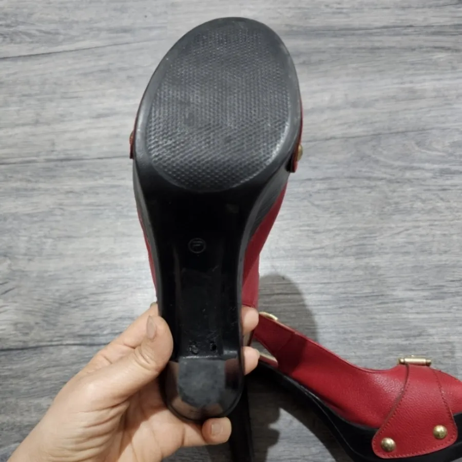 کفش پاشنه دار