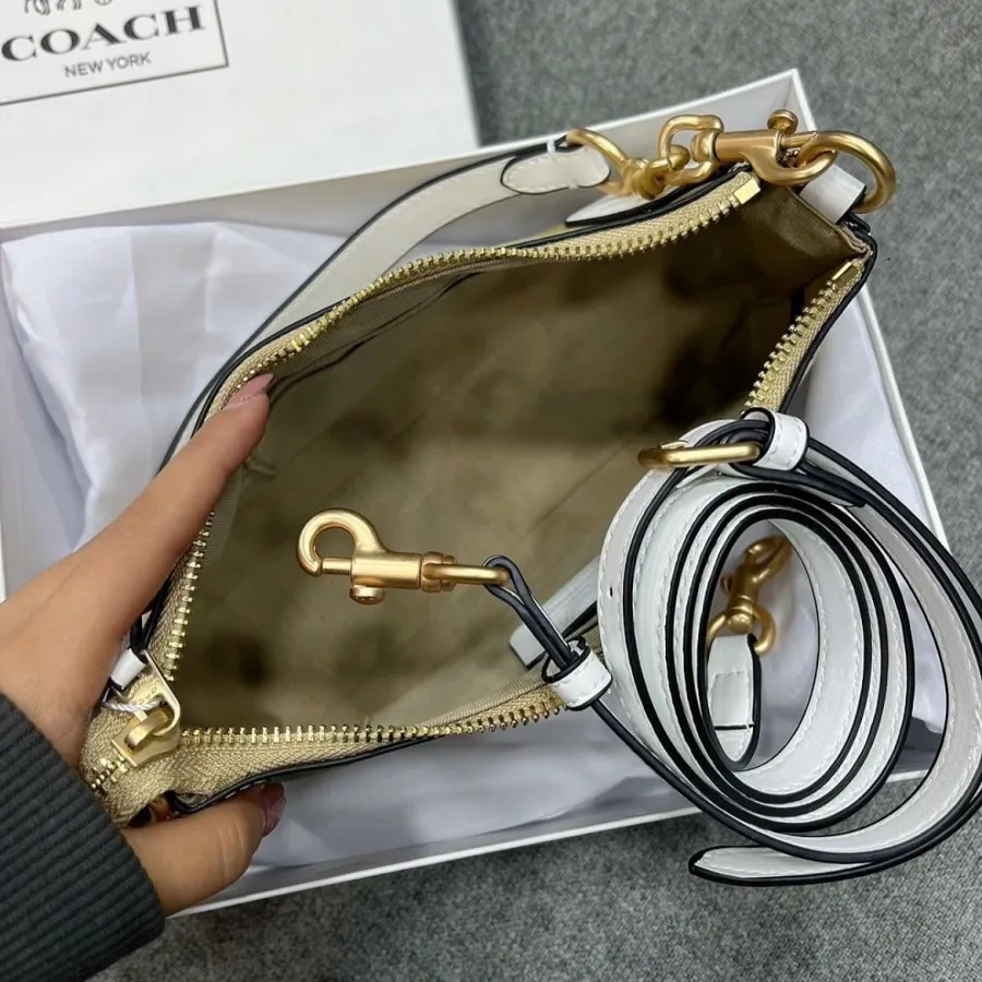 کیف زنانه کوچ