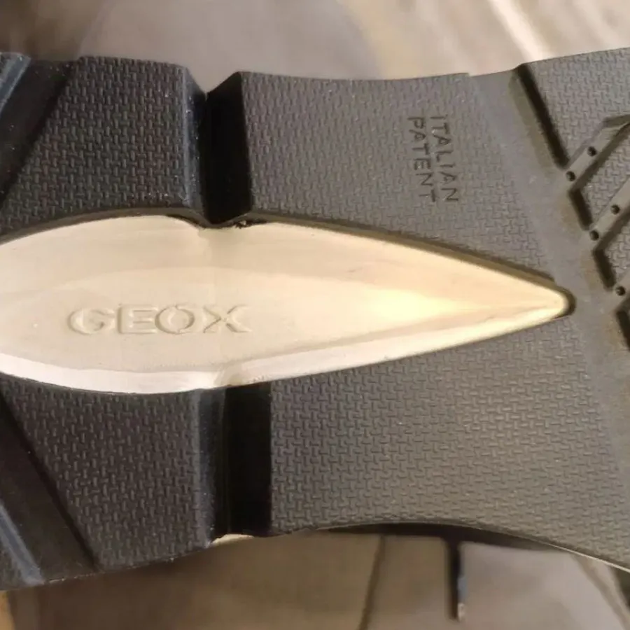 کتونی لوکسGeox ایتالیایی