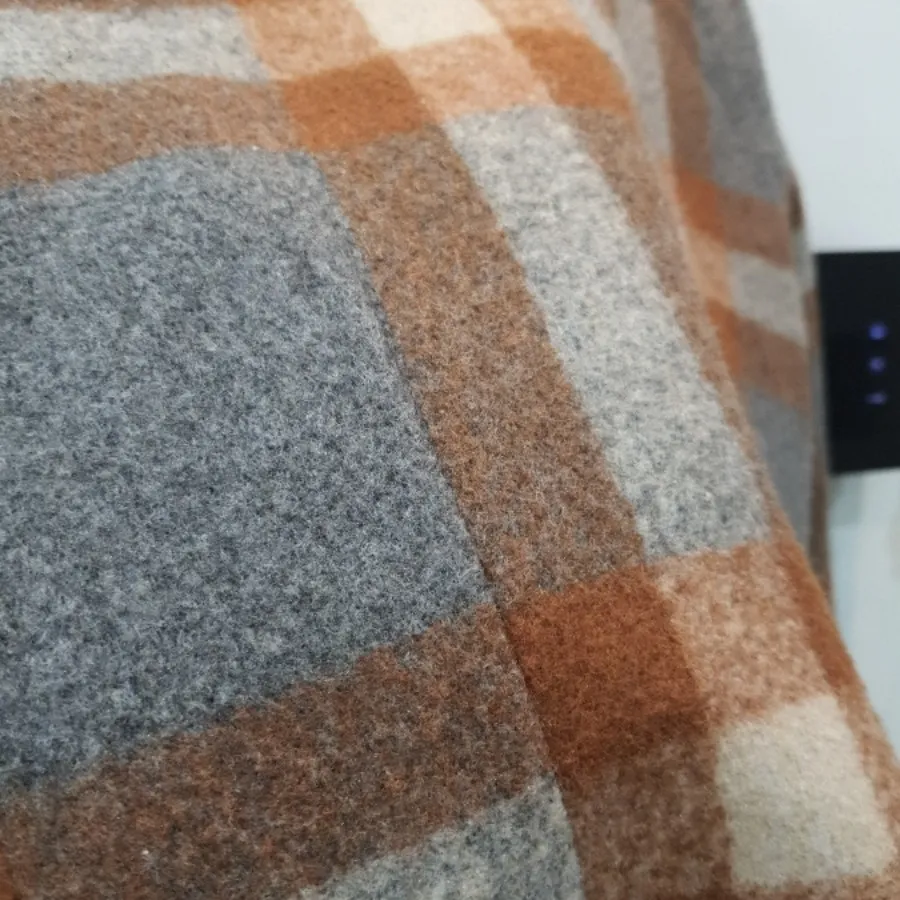 پالتو کتی چهارخونه