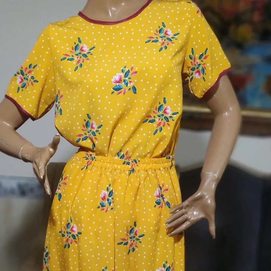 لباس راحتی بلوز و دامن