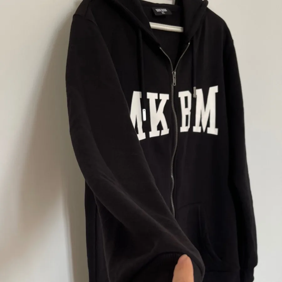 سویشرت برند  ام کا بی ام