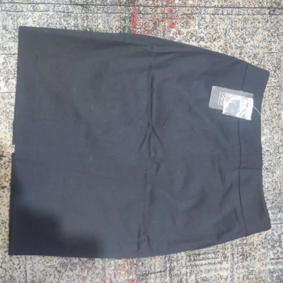 دامن مشکی تا بالای زانو