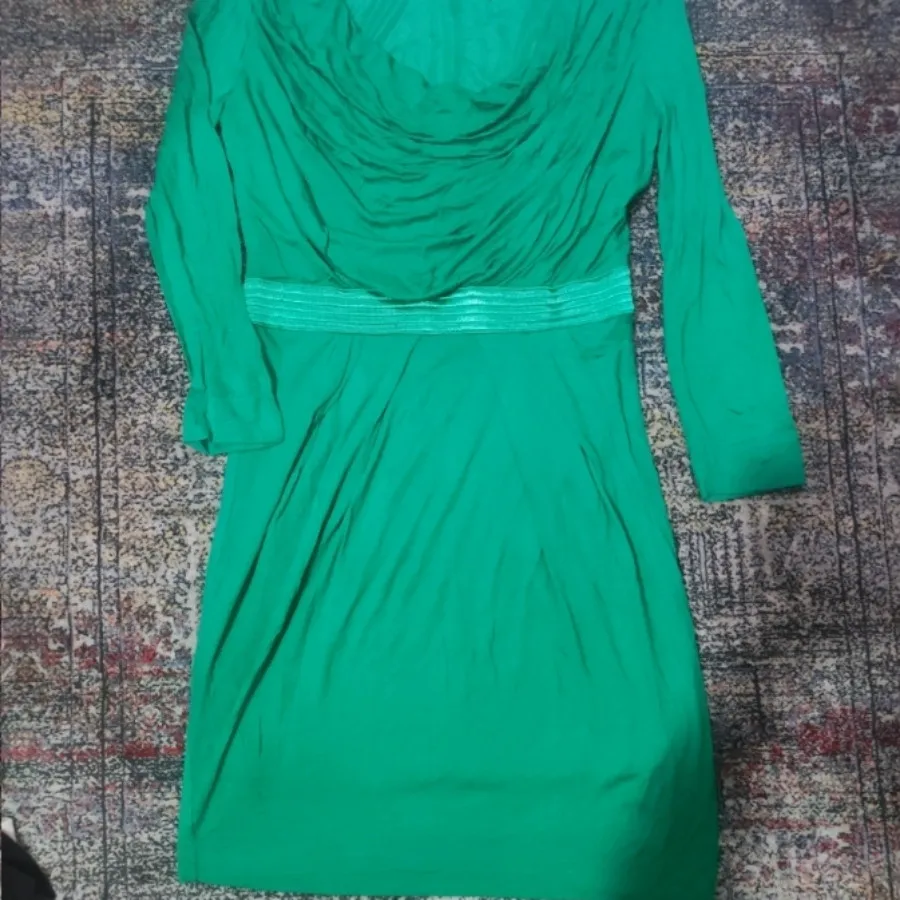 پیرهن سبز منگو