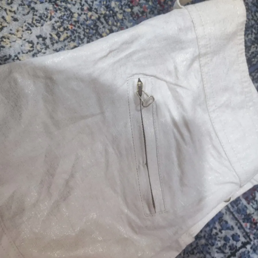 شلوارک کرمی شاین دار