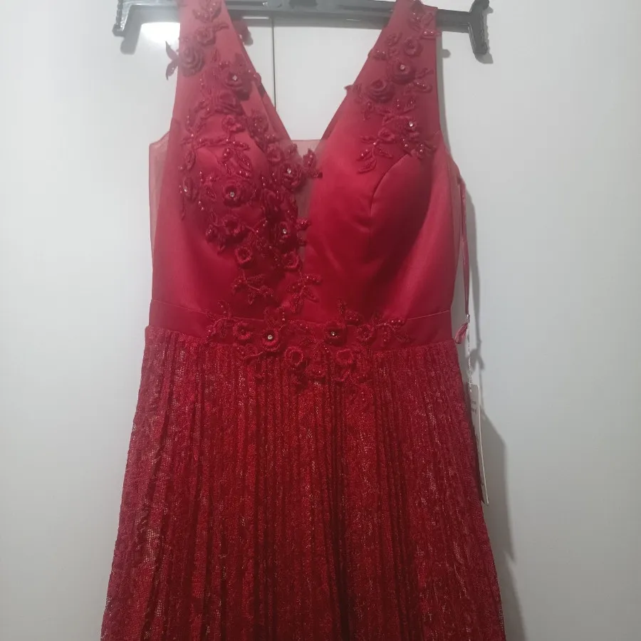 پیراهن قرمز بلند با شیفون