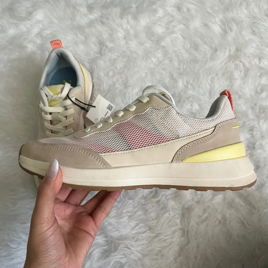 کتونی 37 زارا