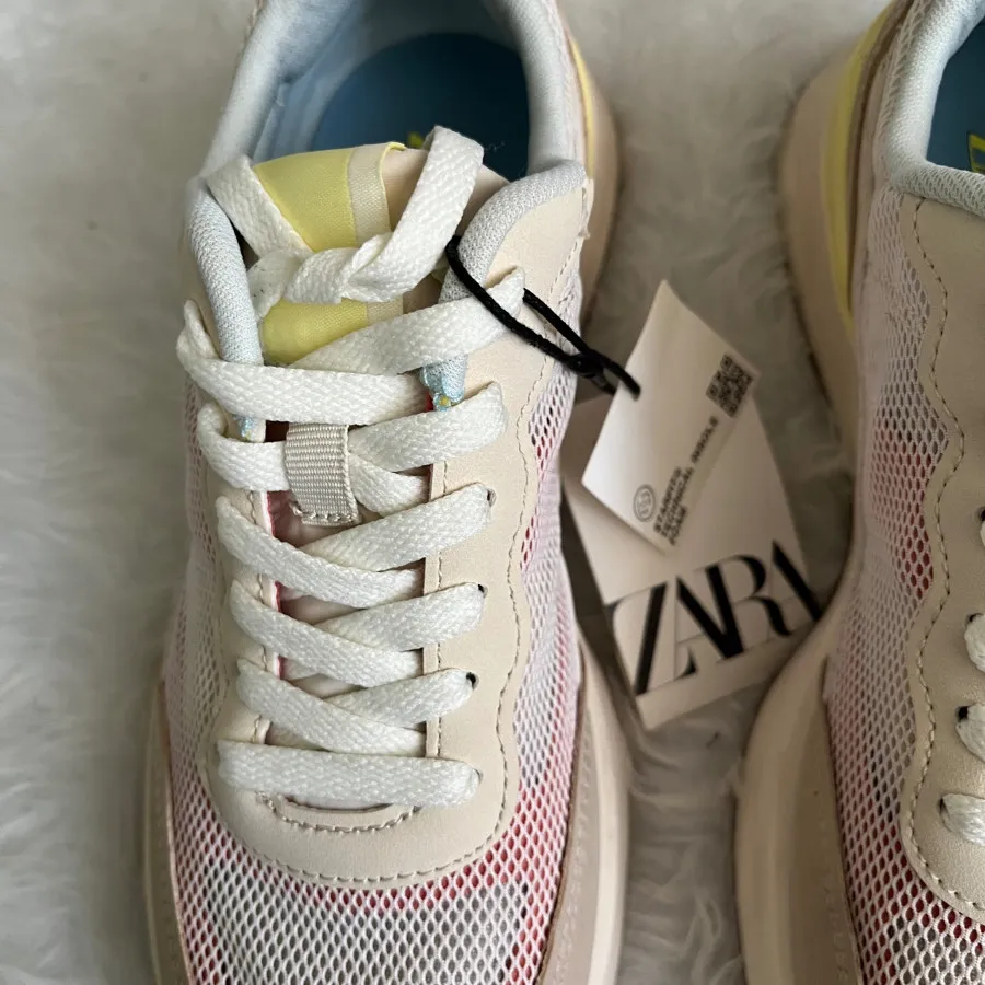 کتونی 37 زارا