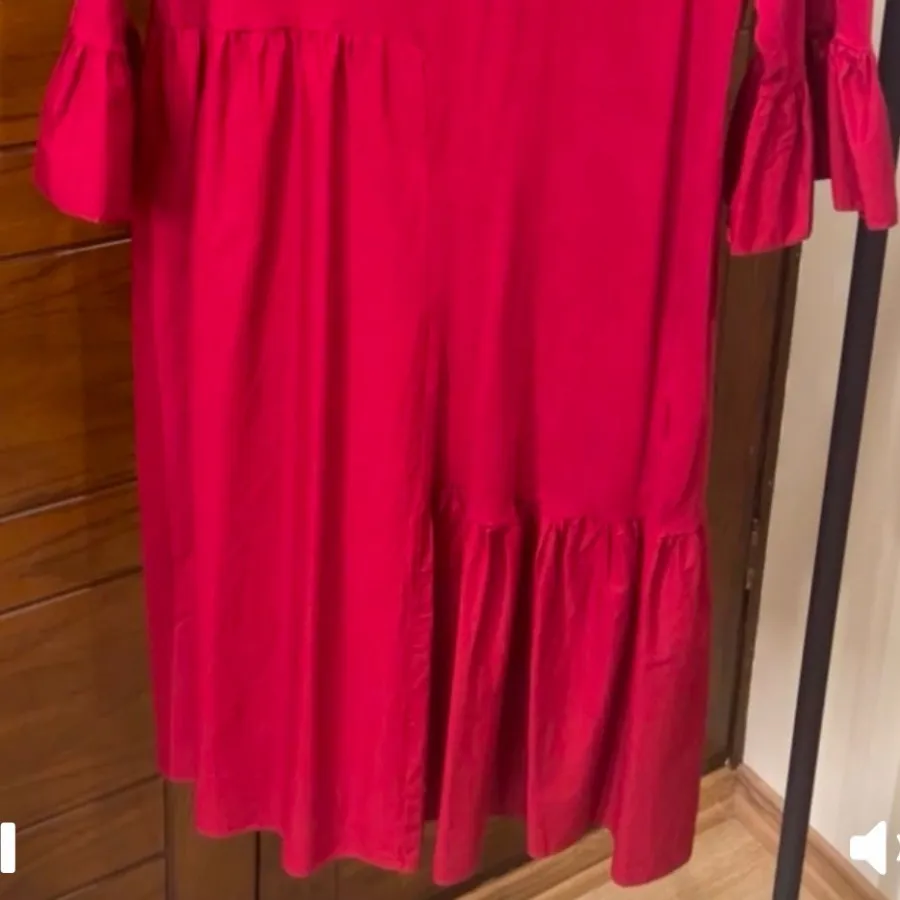 پیراهن قرمز