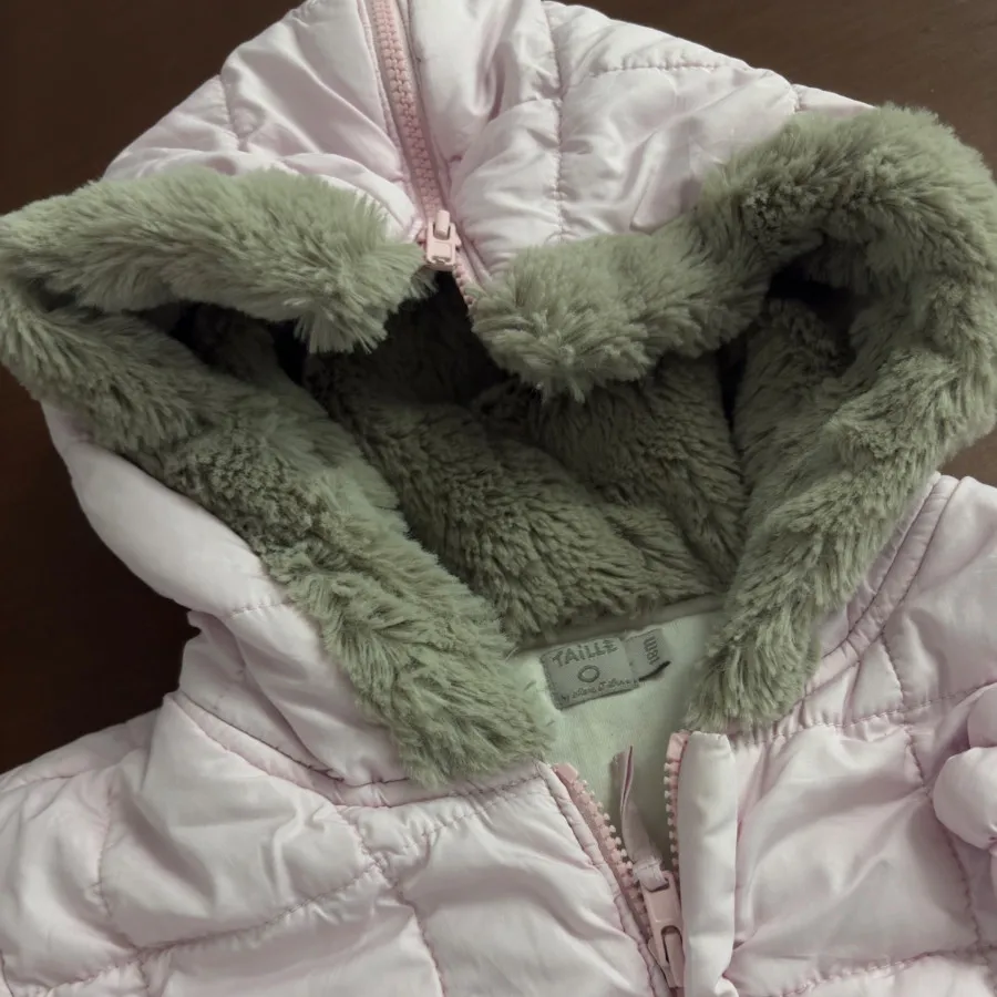 کاپشن کوچیک‌دخترانه