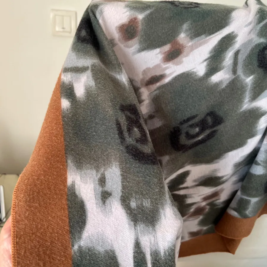 شال گرم موهر