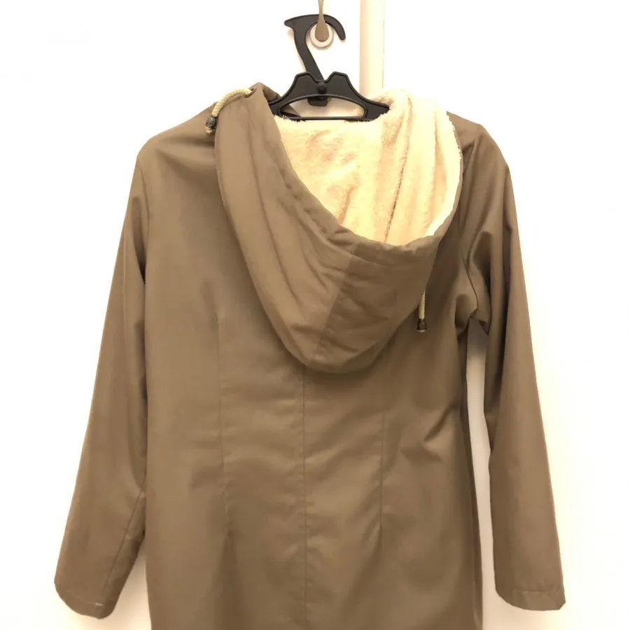 کاپشن داخل پشم