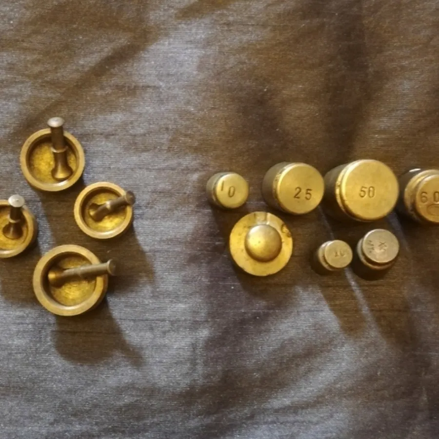 تزیینی برنجی