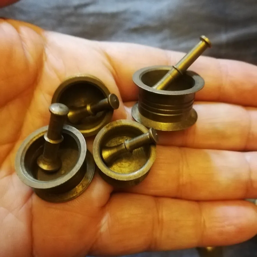 تزیینی برنجی