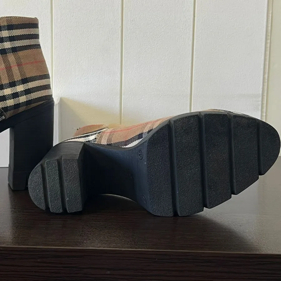 بوت پاشنه دار