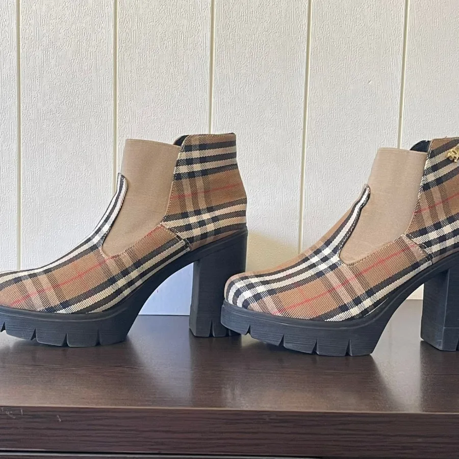 بوت پاشنه دار