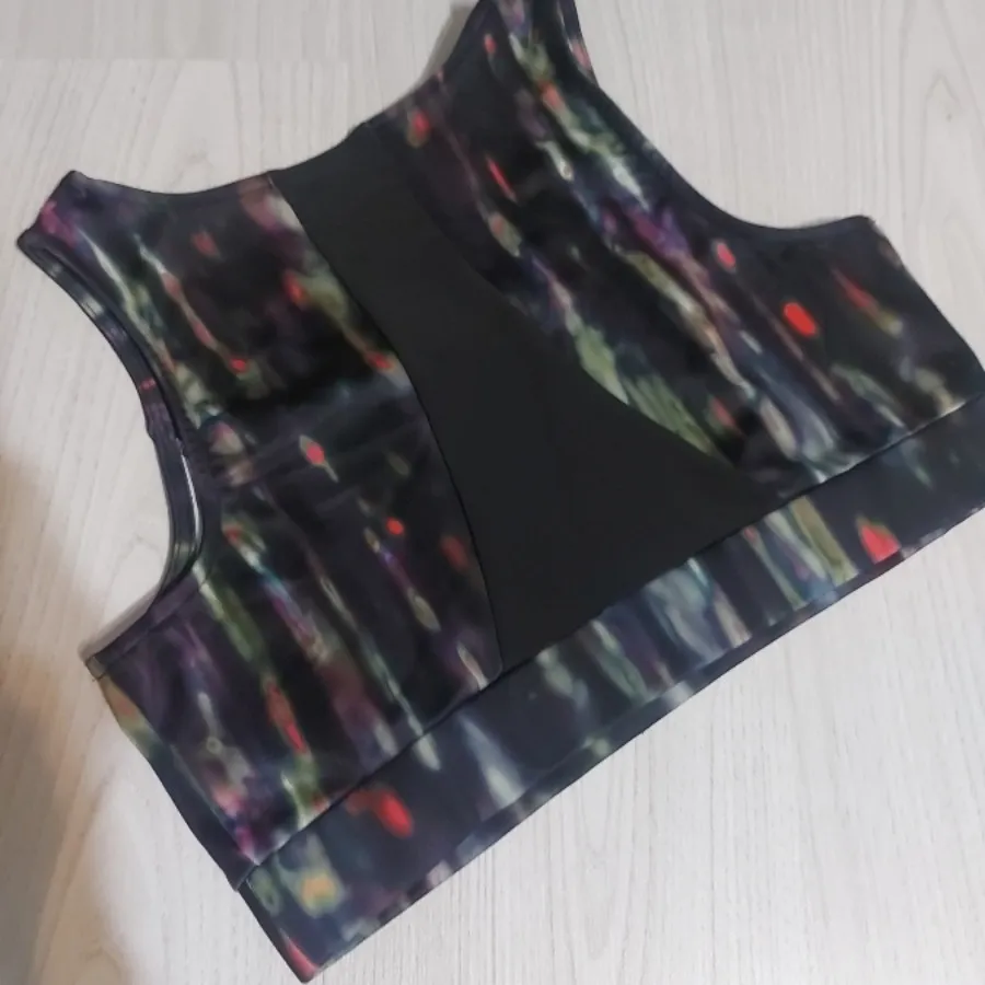 نیم تنه ورزشی