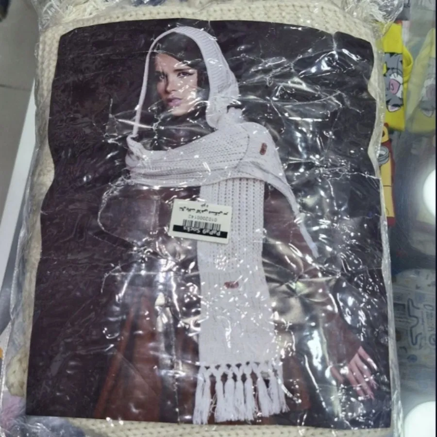 شال و کلاه و دستکش متصل