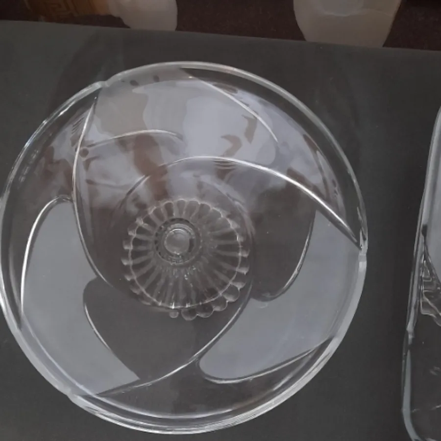 شیرینی خوری