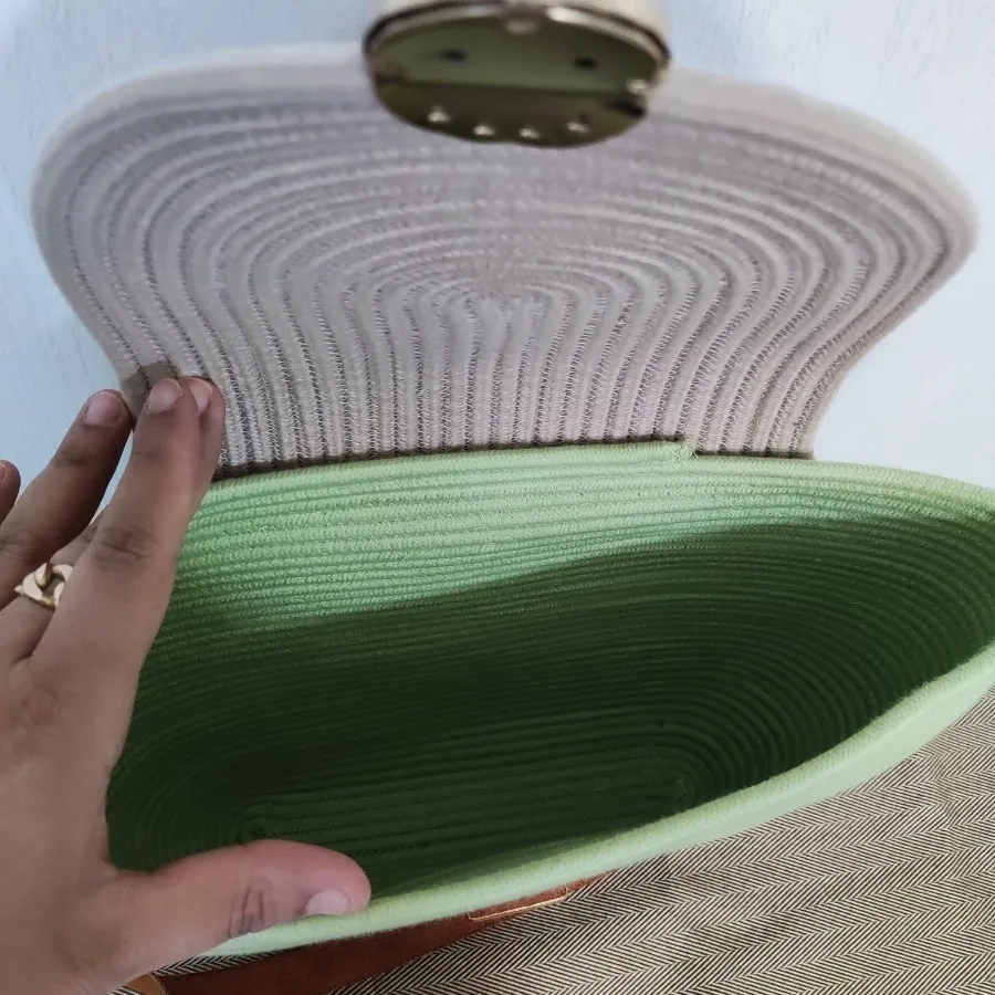 کیف قیطان مغز پسته‌ای