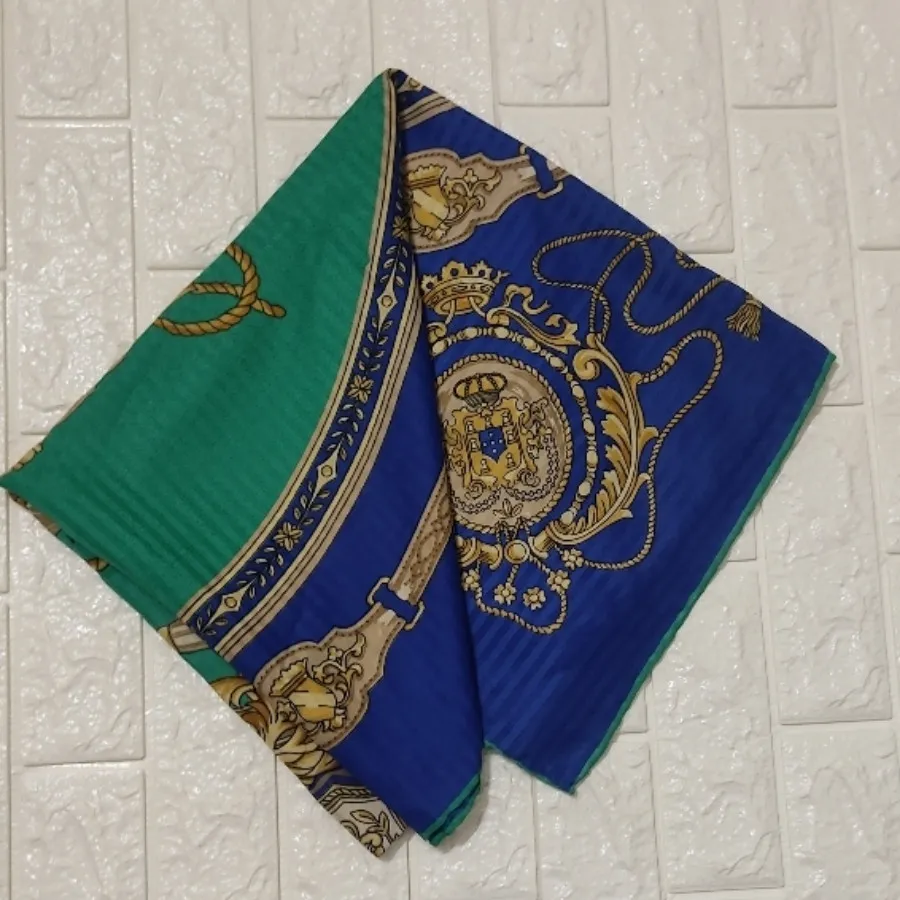 روسری نخی قواره دار