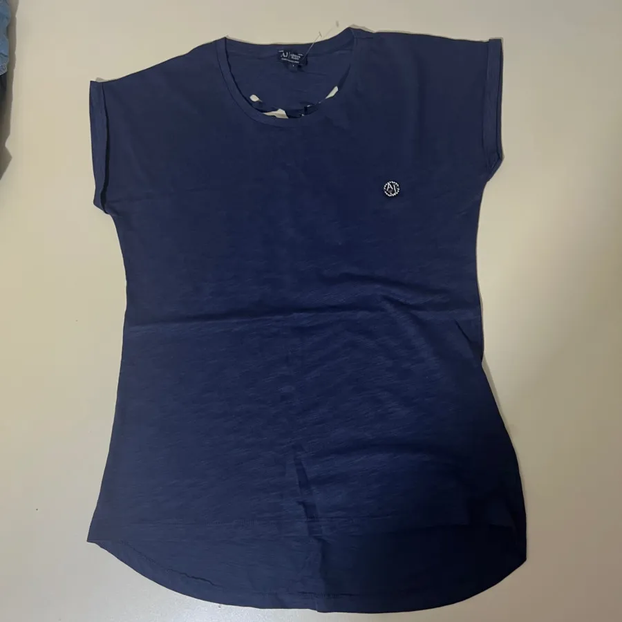 تیشرت آرمانی