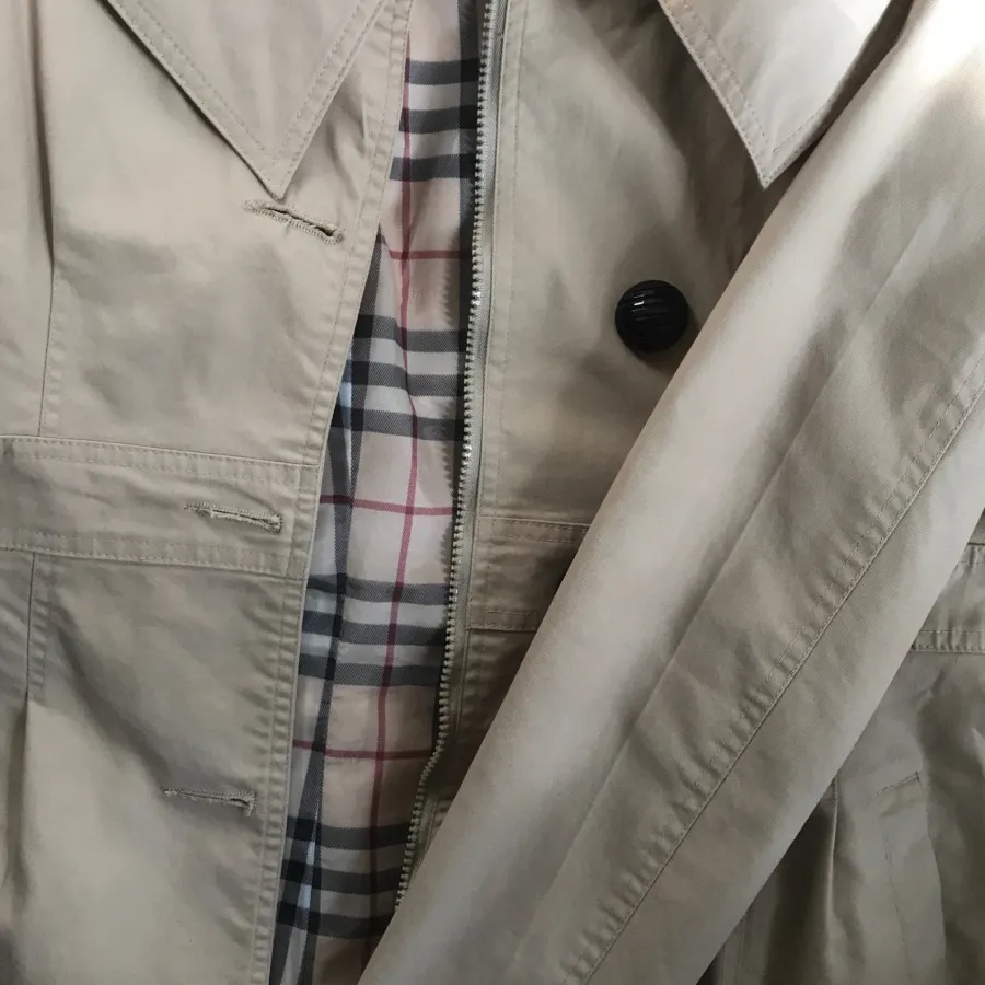 ترنچ‌کت استردار رنگ کرم