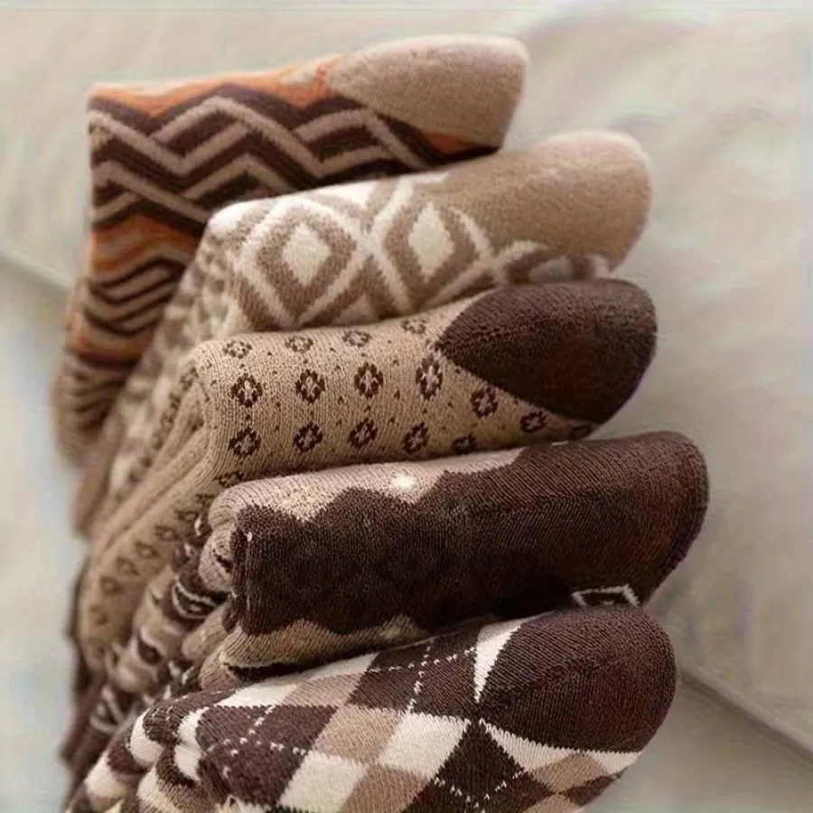 ساقدار وینتج قهوه ای