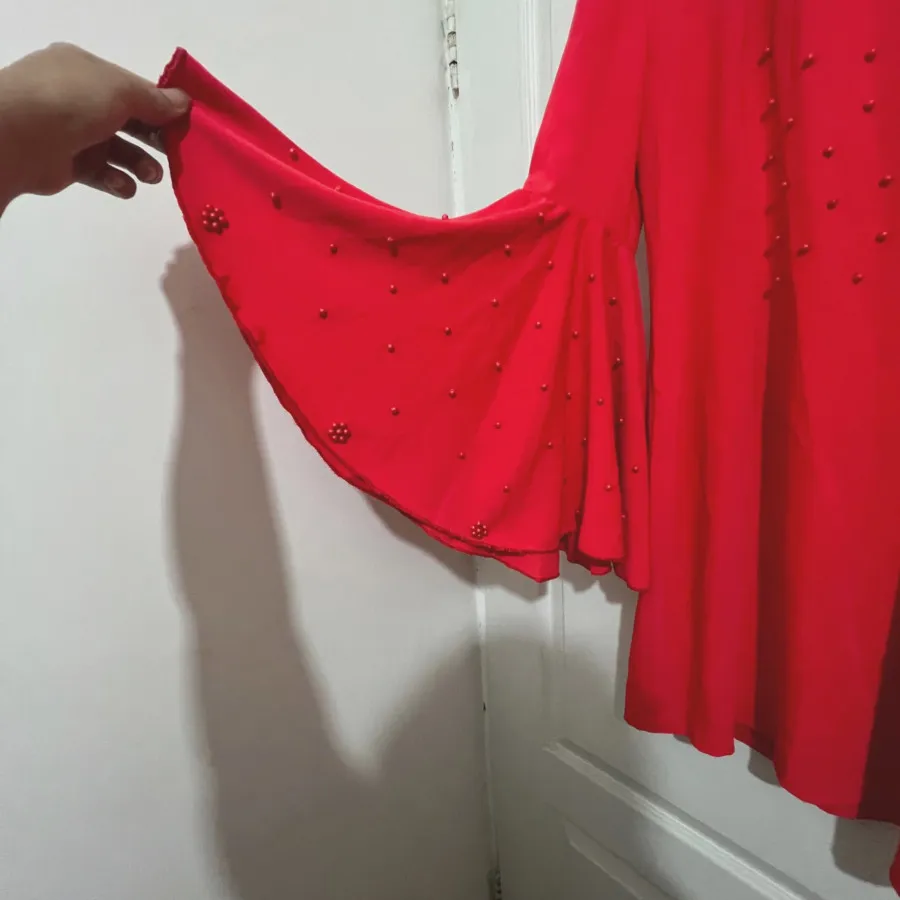 پیراهن قرمز