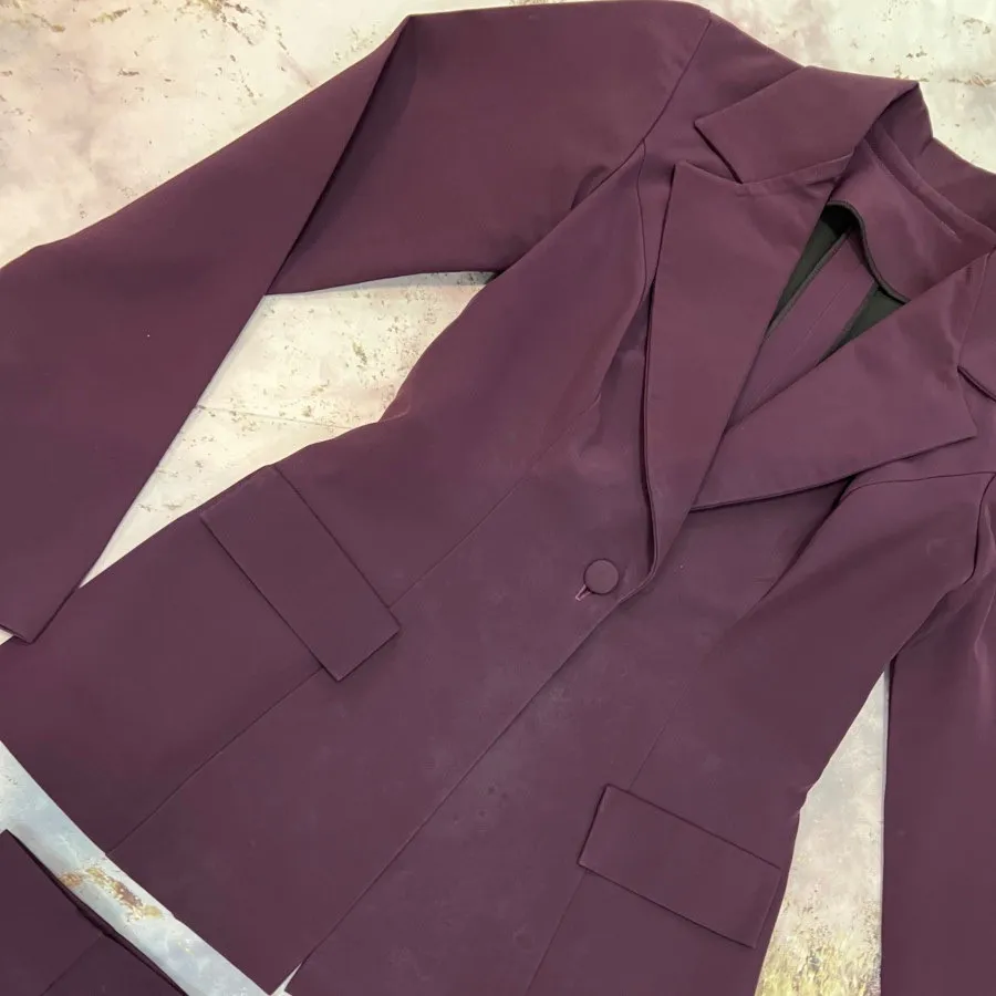 کت و شلوار و دامن