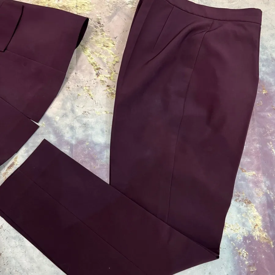 کت و شلوار و دامن