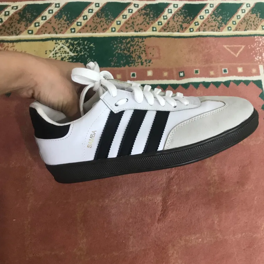 کفش نو و شیک سامبا