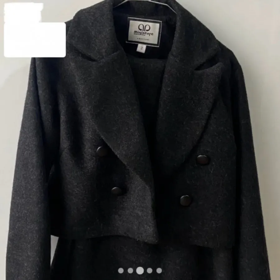 کت کراپ و دامن پشمی