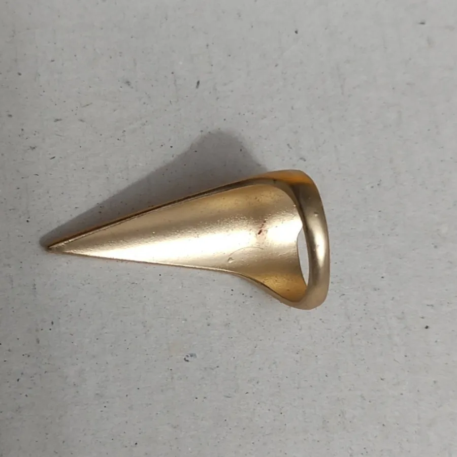 انگشتربرنجی نگین درشت خاص