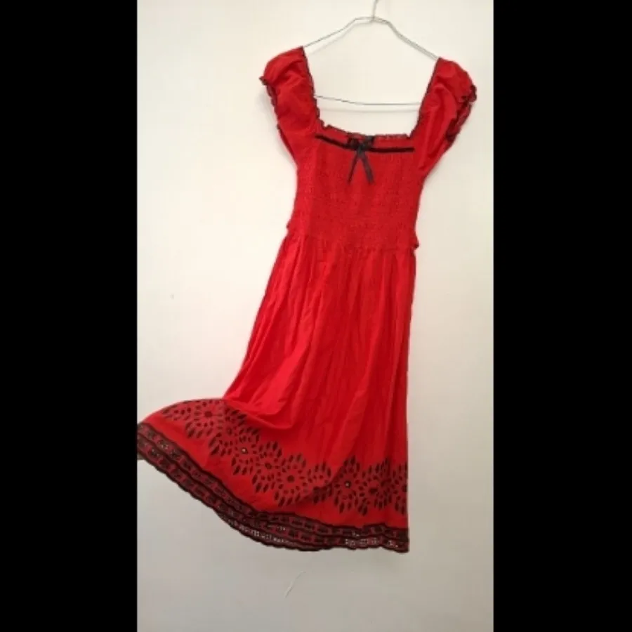 پیراهن حاشیه خامه دوزی