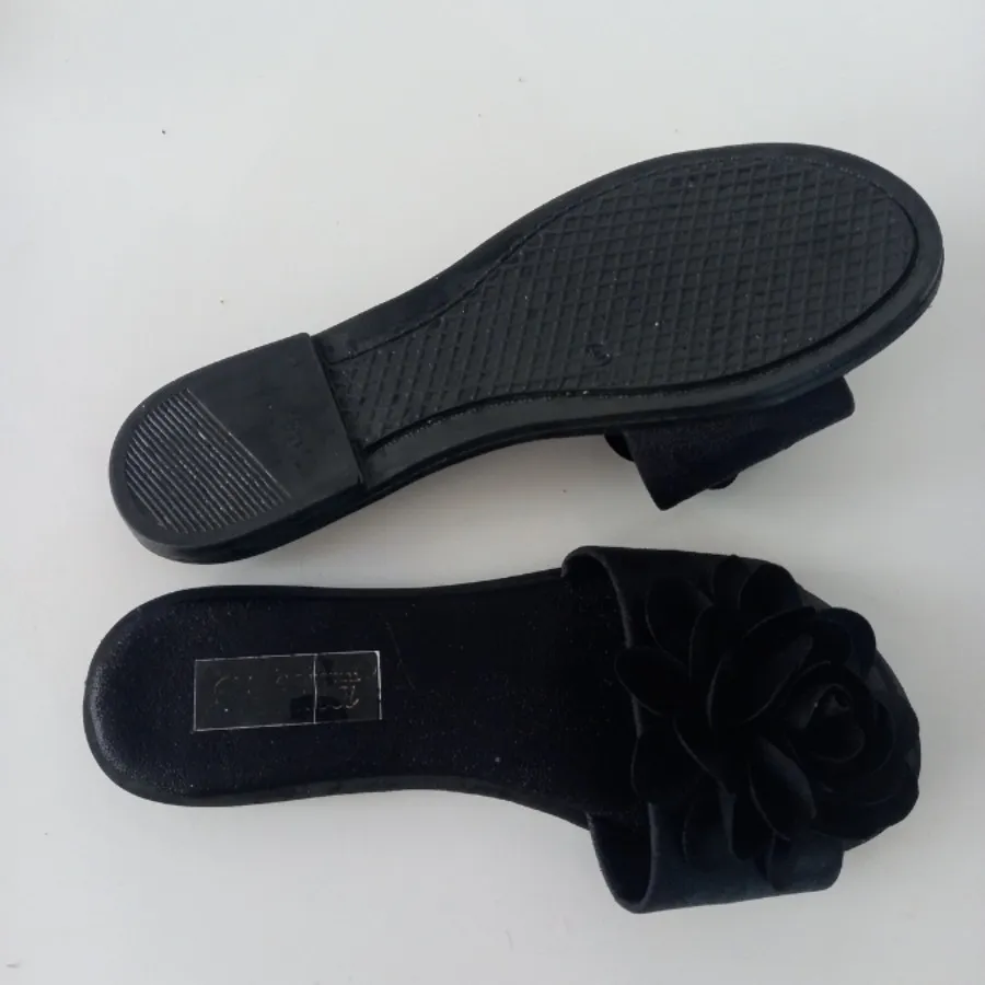 دمپایی روفرشی