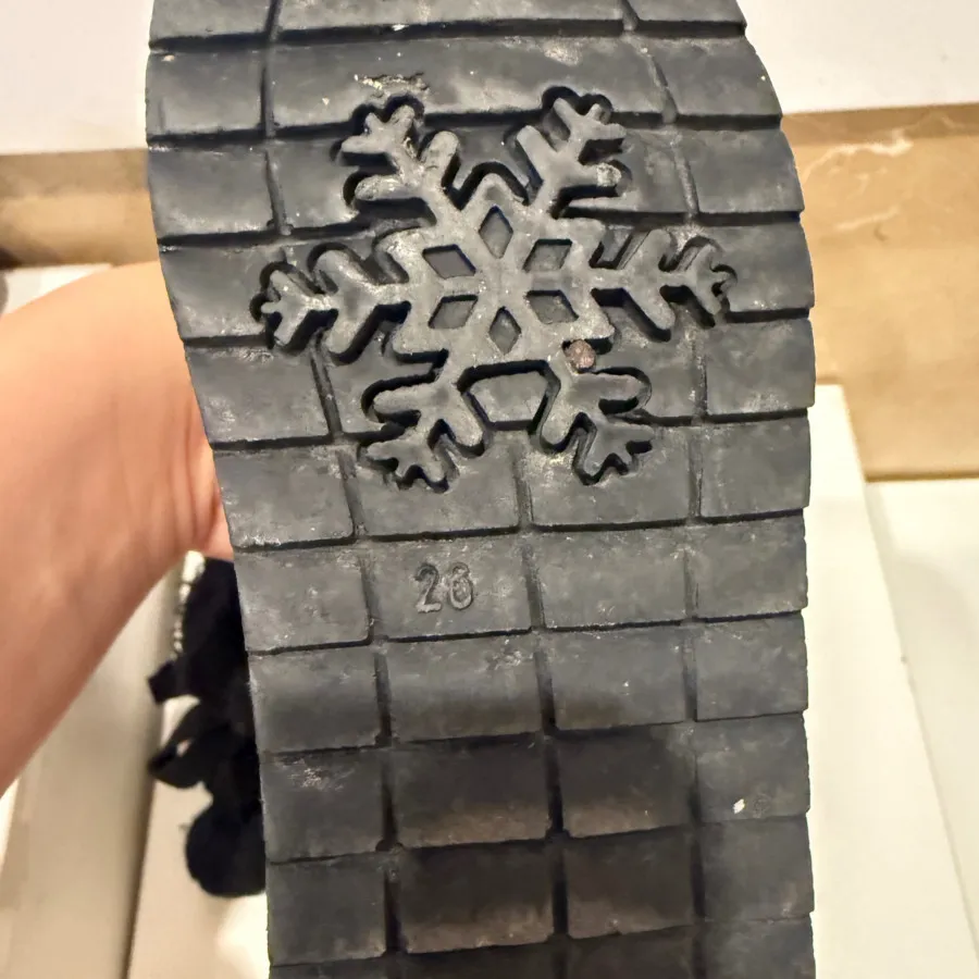 اگ (بوت ) بچگانه