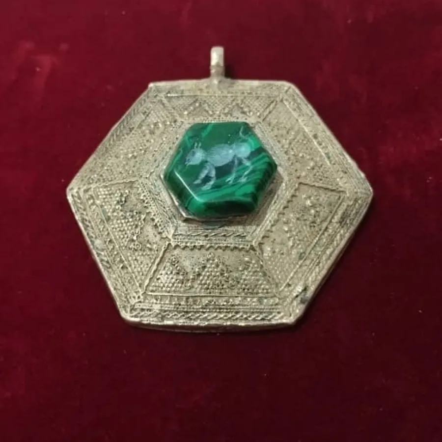 گردن آویز ورشو قدیمی زیبا