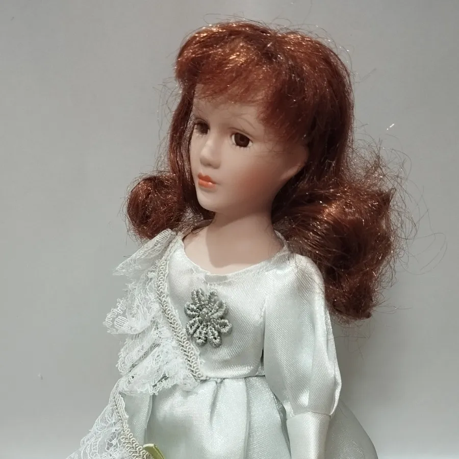 دوعدد عروسک پرسلین