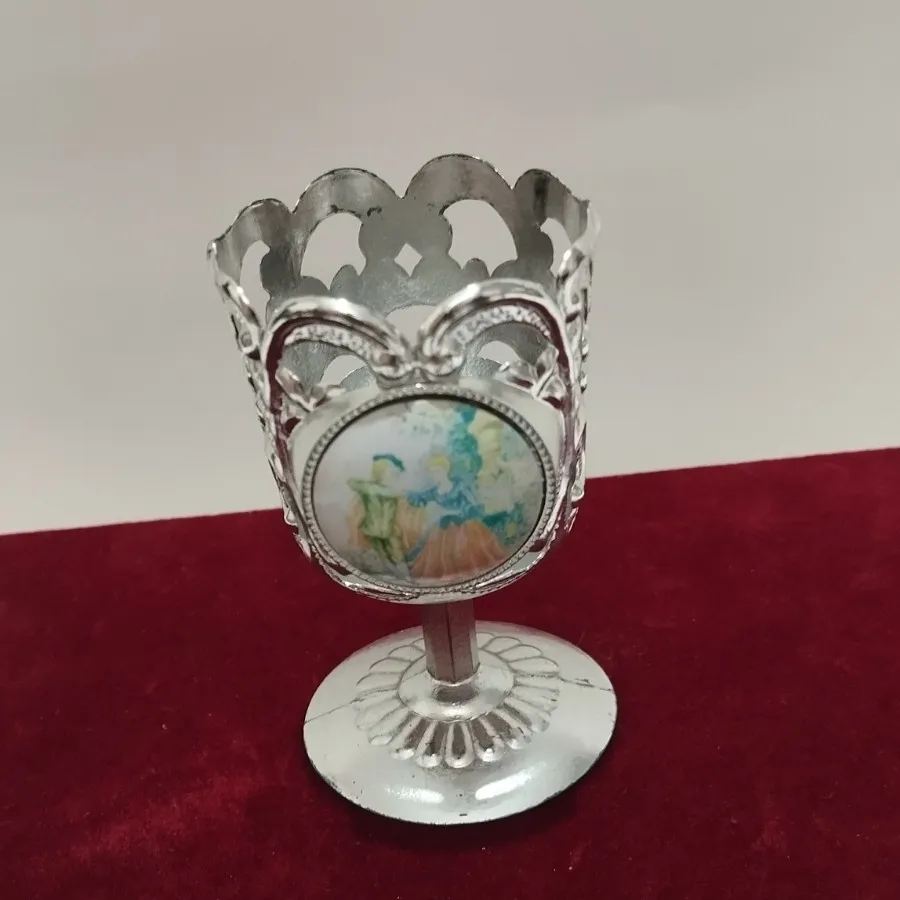 دوعدد جام قدیمی