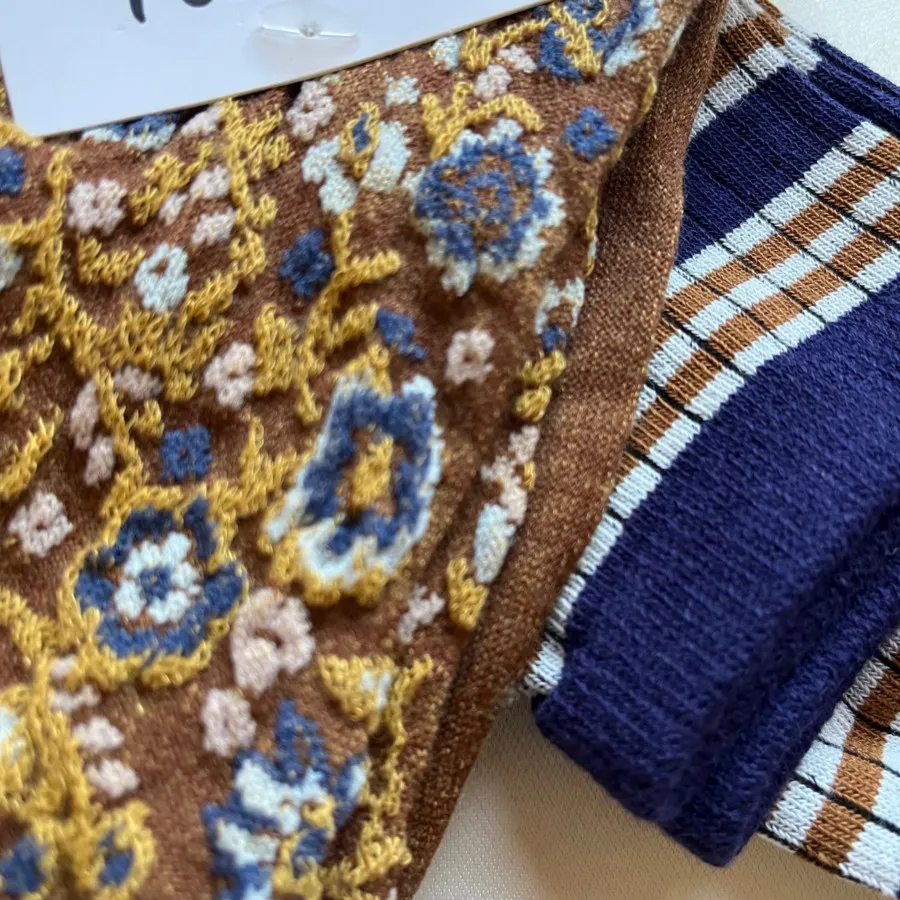 جوراب ساق دار