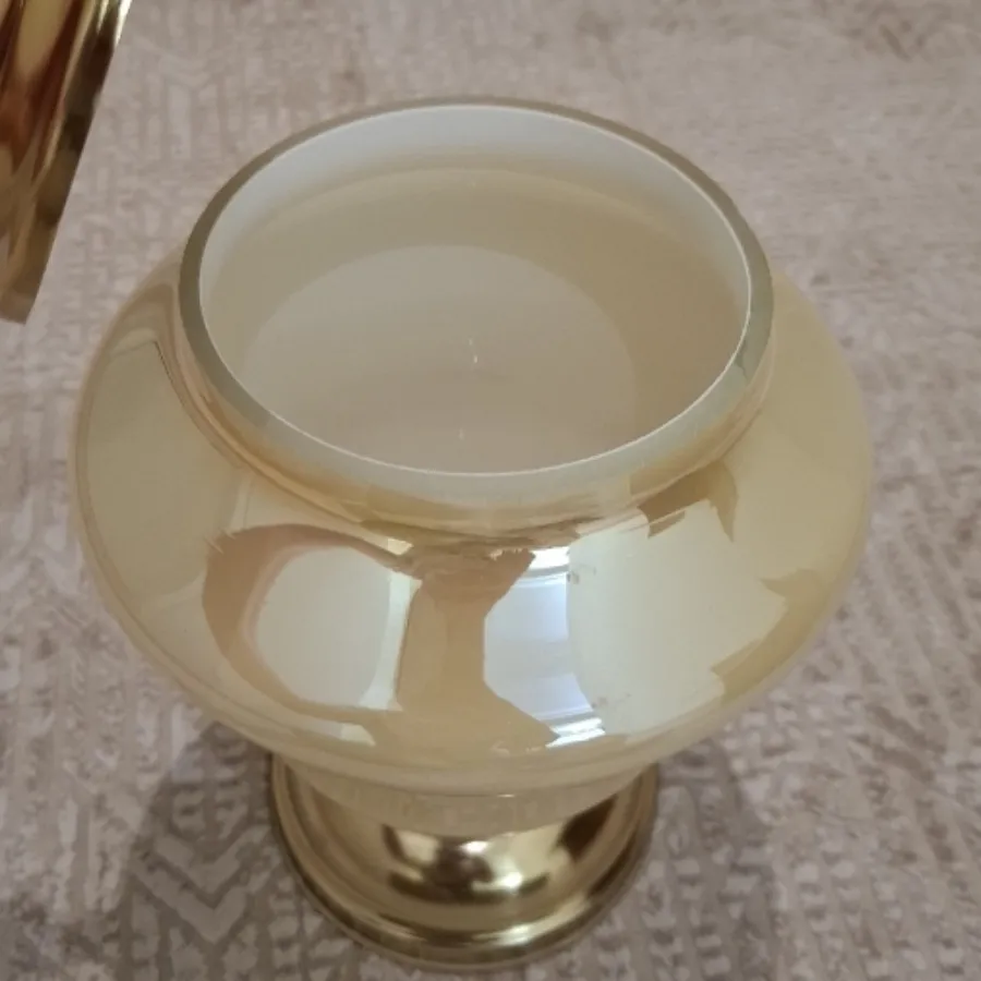 شکلات خوری کاراملی زنبق