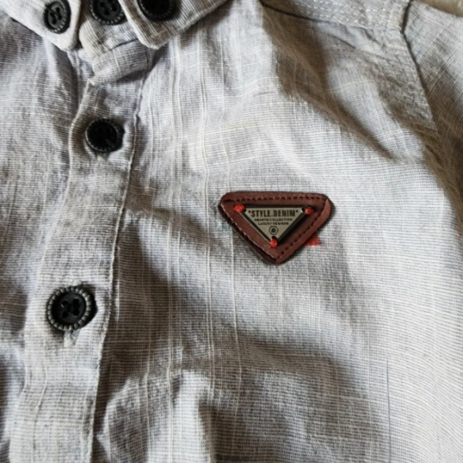 پیراهن زیر دکمه