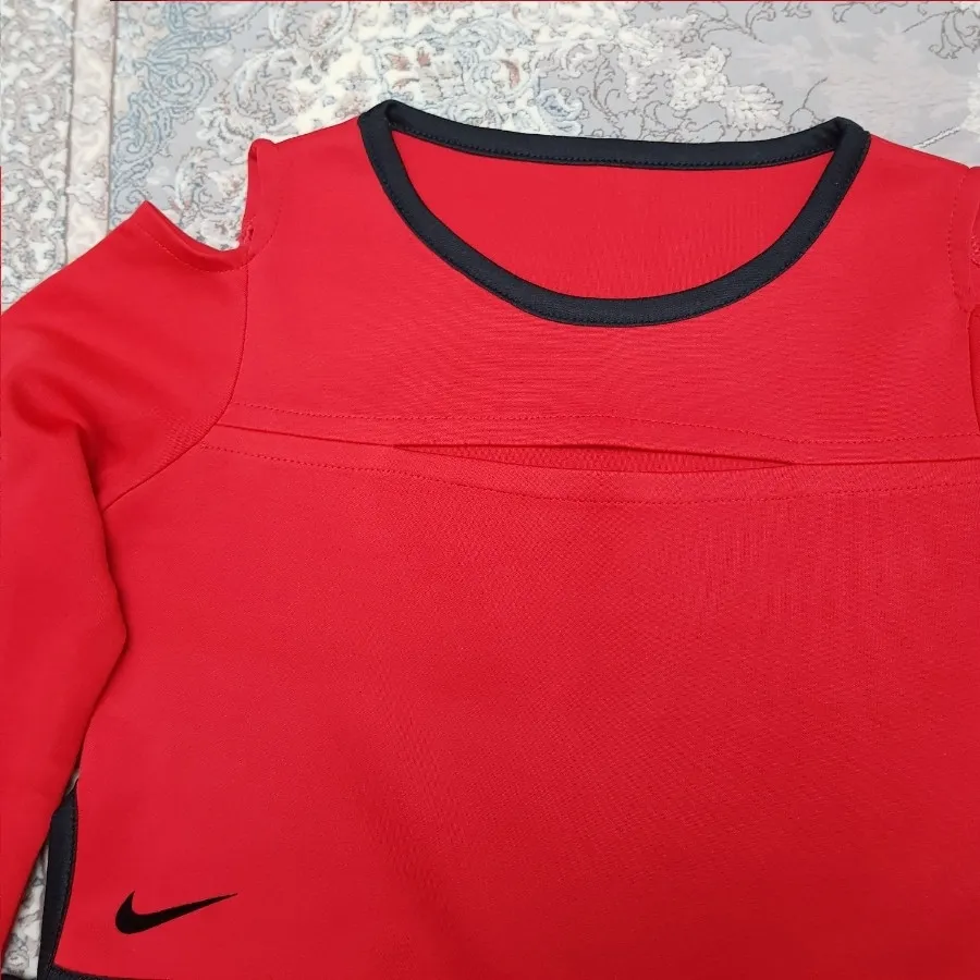 کراپ ورزشی قرمز