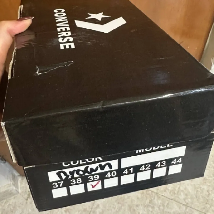 کفش کانورس قهوه ای